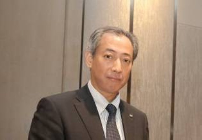 رئيس وكالة الفضاء اليابانية يهنئ الإمارات على نجاح إطلاق مسبار الأمل