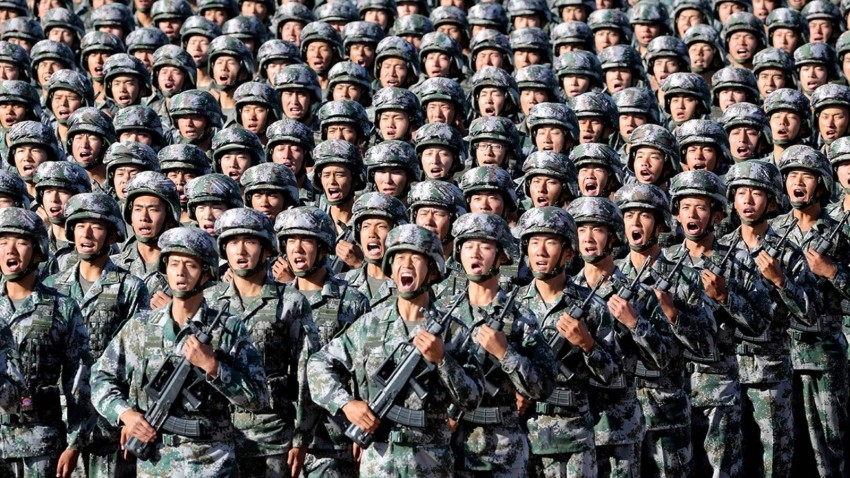 وسط تصاعد التوتر مع أمريكا.. رئيس الصين يطالب بتشكيل جيش قوي