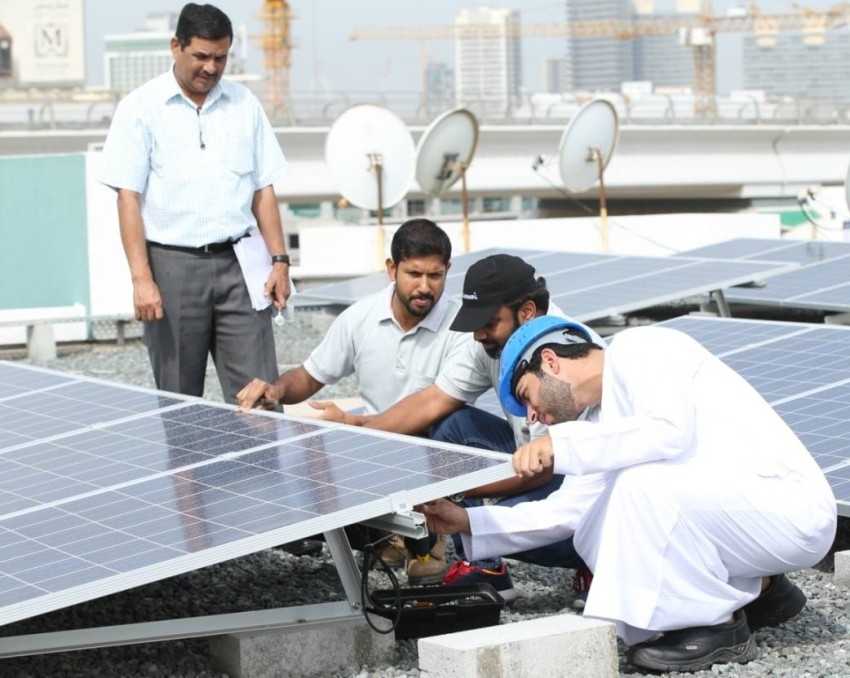 ربط شبكة «ديوا» بـ6000 نظام شمسي على أسطح المباني في دبي