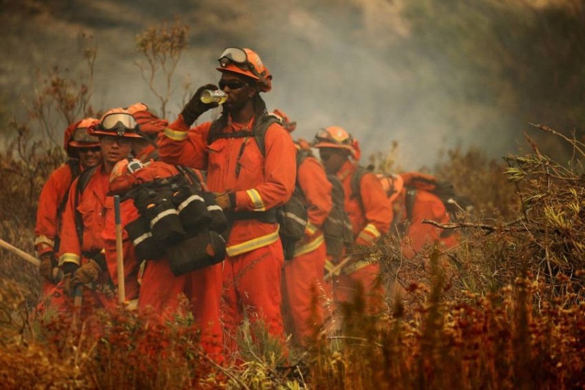 آلاف في كاليفورنيا يواجهون أوامر إجلاء بسبب حرائق غابات