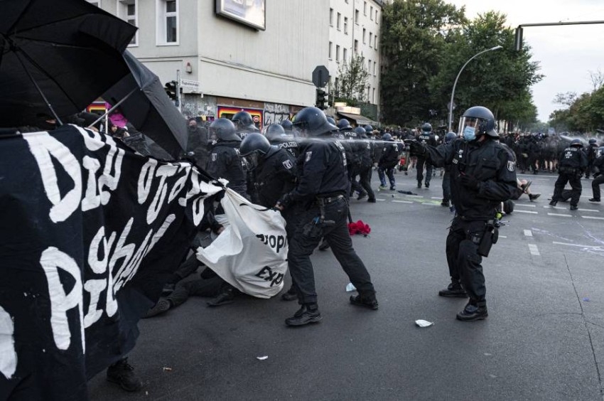 الحكومة الألمانية تنتقد تجاهل قواعد السلامة الصحية خلال التظاهر