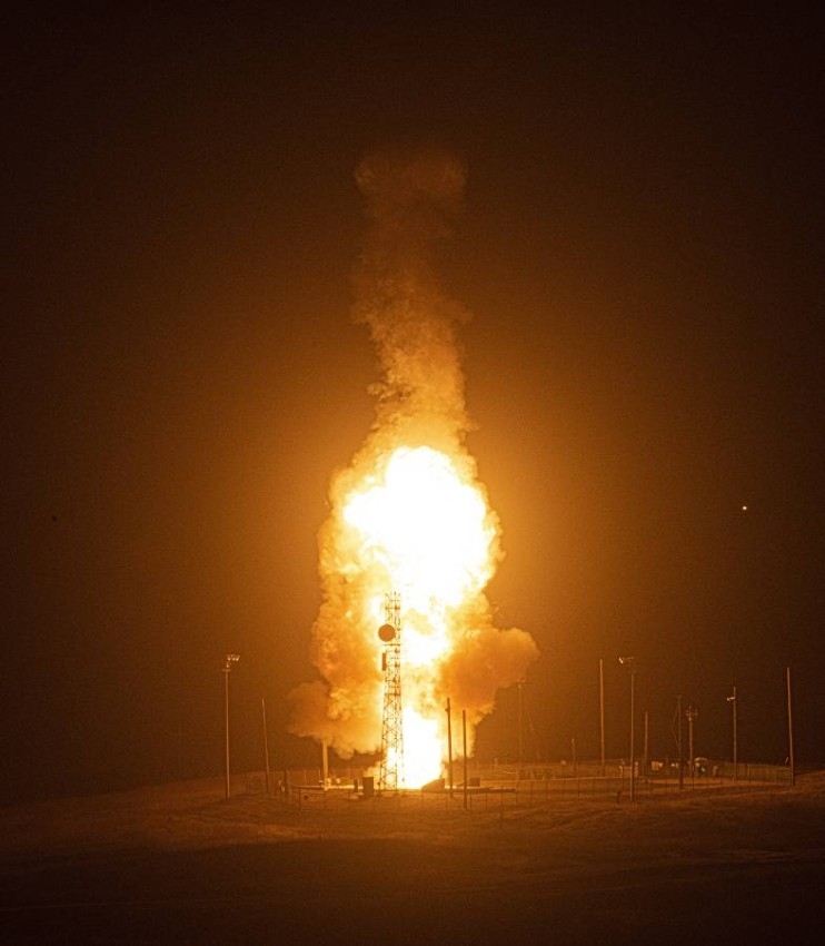 أمريكا تنجح في إطلاق صاروخ «مينوتمان 3» العابر للقارات