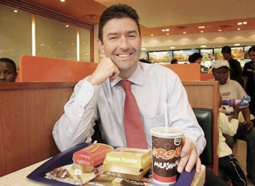 علاقة غرامية تضع رئيس «ماكدونالدز» السابق أمام القضاء