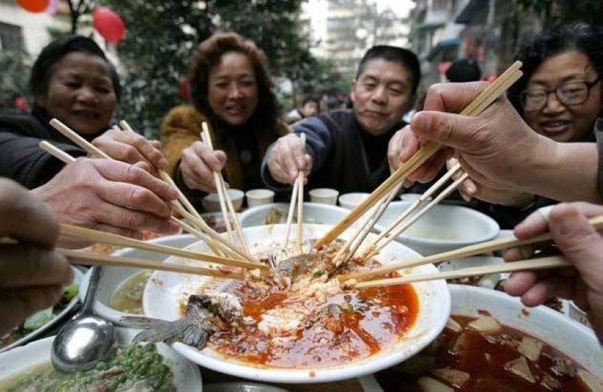طبق بالناقص لمكافحة الهدر الغذائي.. و«البلوك» من «التواصل» للـ«موكبانغ» في الصين