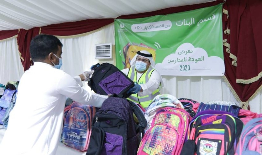 «الشارقة الخيرية» تبدأ توزيع 4 آلاف حقيبة ضمن حملة «العودة للمدارس»