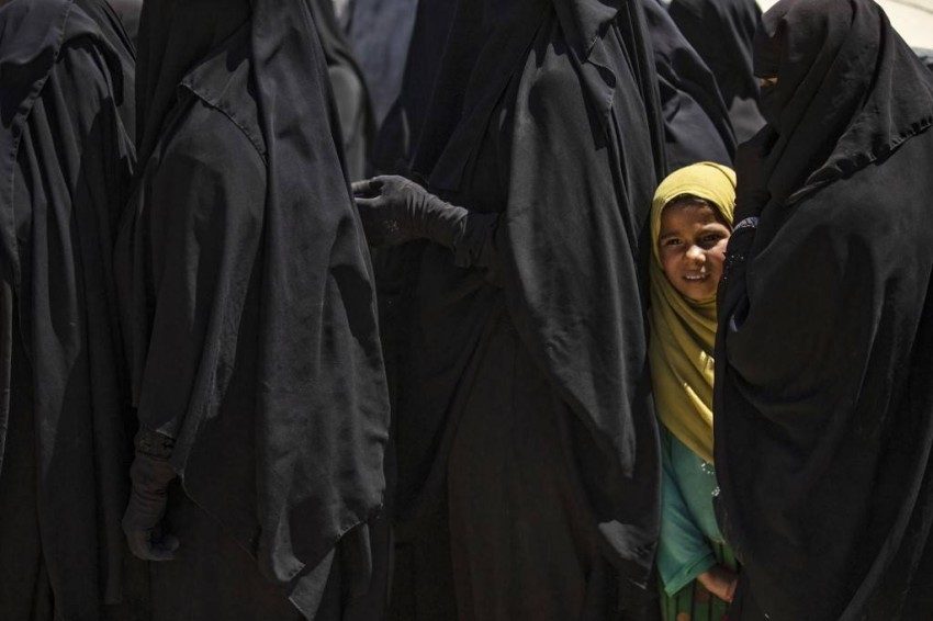 تقرير: داعش يستغل النساء لجمع تمويل عبر الإنترنت