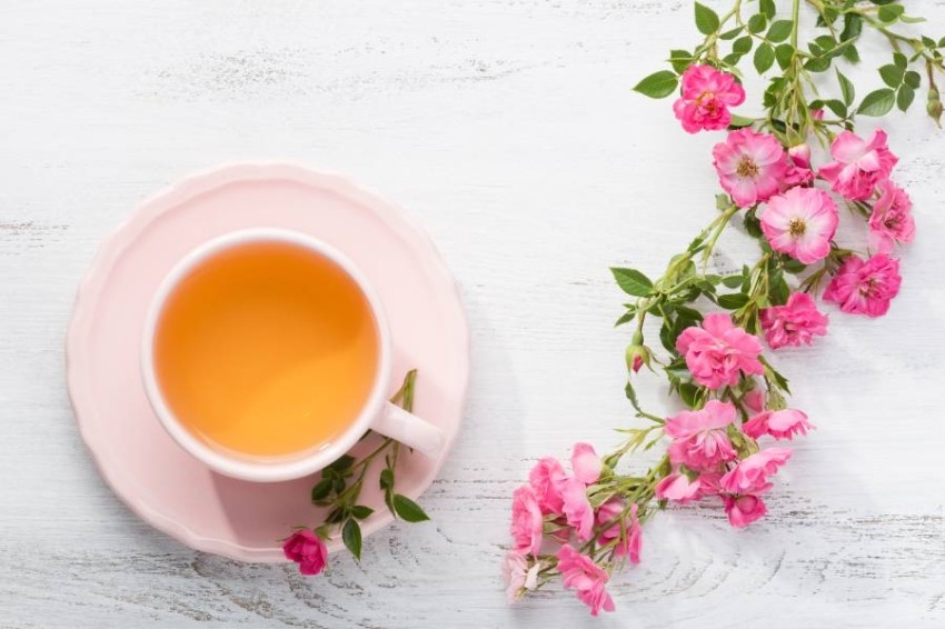 بينها إطالة العمر..هذه أهم فوائد شاي الورد