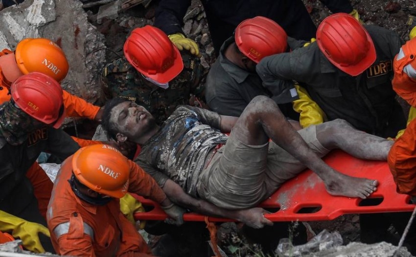 10 قتلى على الأقل في انهيار مبنى سكني بالهند