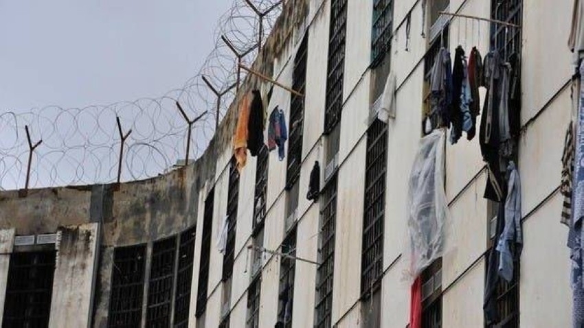 352 مصاباً بفيروس كورونا في أكبر سجون لبنان
