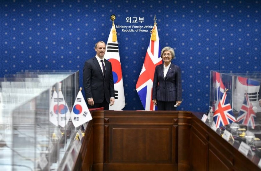 وزير الخارجية البريطاني يزور المنطقة منزوعة السلاح بين الكوريتين