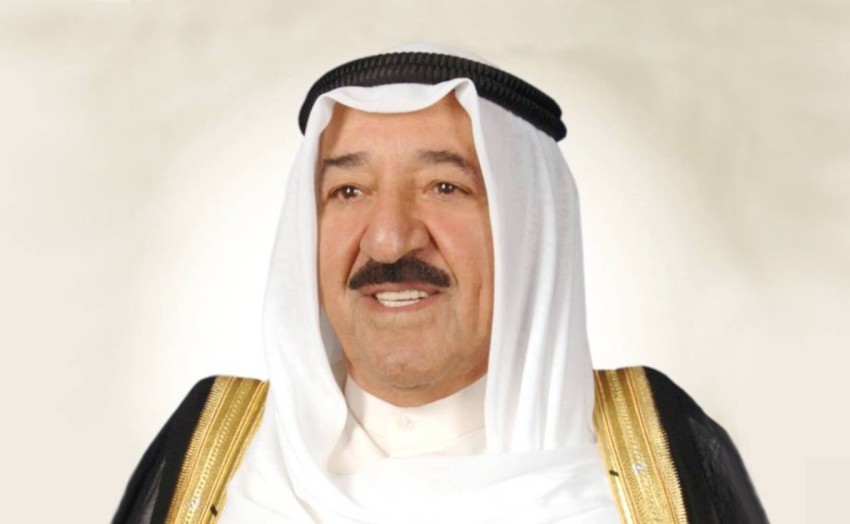حاكم الفجيرة يعزي في وفاة أمير الكويت