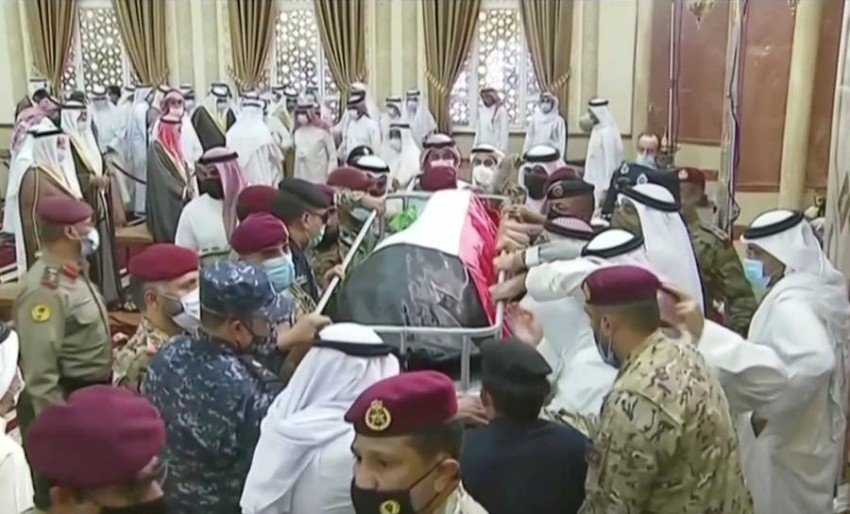 جثمان أمير الكويت الراحل يوارى الثرى