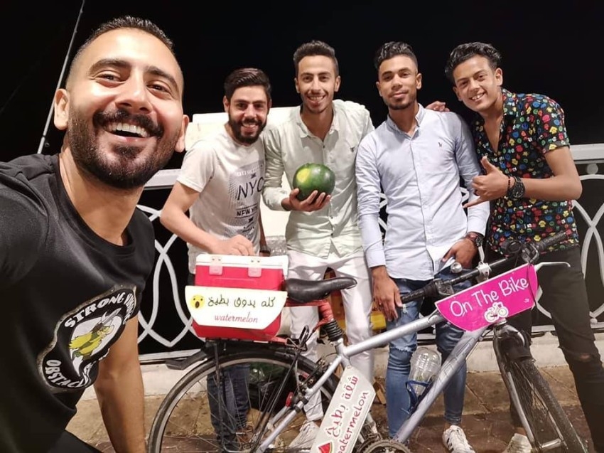 on the bike.. مشروع شبابي ينعش صيف أهل إسكندرية بعصائر «فريش»