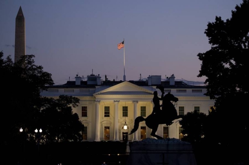 مجلس الأمن القومي يوجه موظفيه بوضع الكمامات في البيت الأبيض