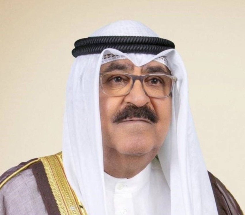 حاكم الفجيرة يهنئ الشيخ مشعل الأحمد الصباح باختياره ولياً للعهد