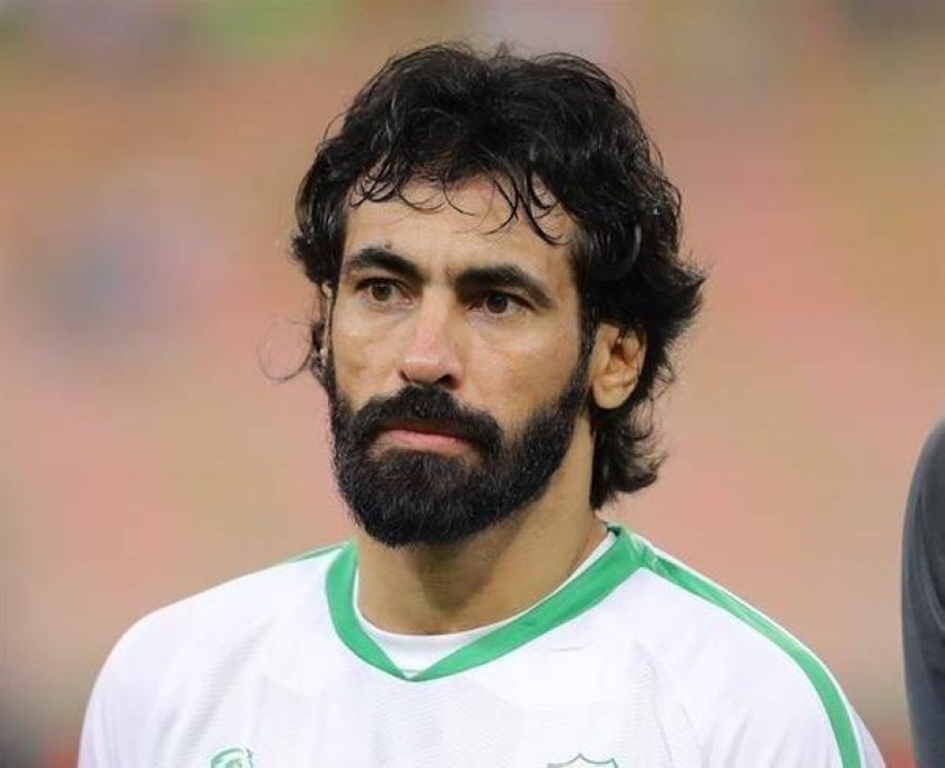 السعودي حسين عبدالغني يعتزل كرة القدم بعد ربع قرن في الملاعب