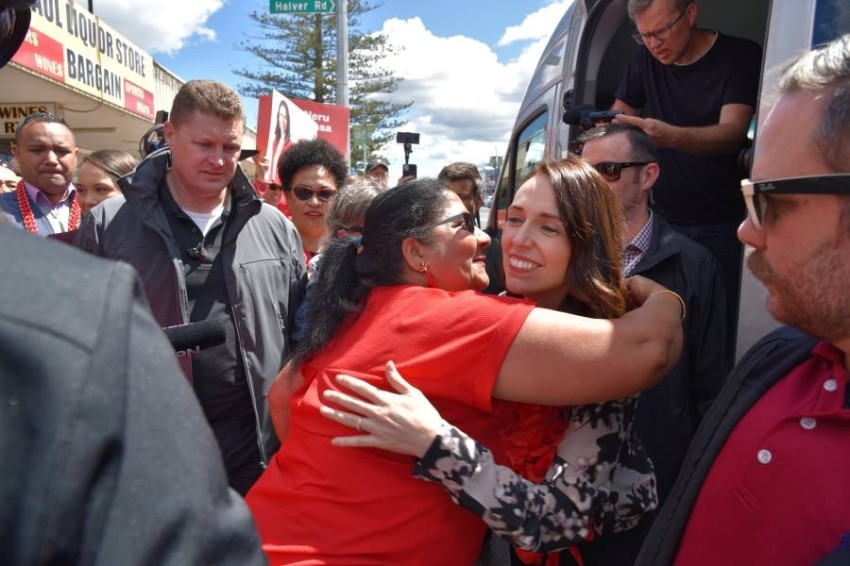 أردرن تتعهد بإجراء إصلاحات بعد فوزها الساحق في انتخابات نيوزيلندا