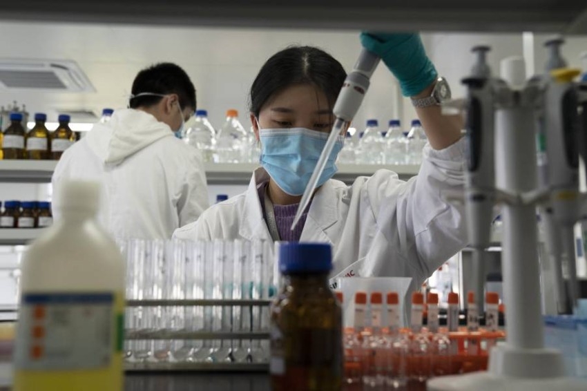 الصين: لا آثار جانبية حادة خلال اختبارات لقاحات كورونا