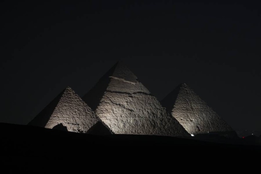 شاهد.. مصر تثري تجارب زوار الأهرامات بمرافق خدمية جديدة