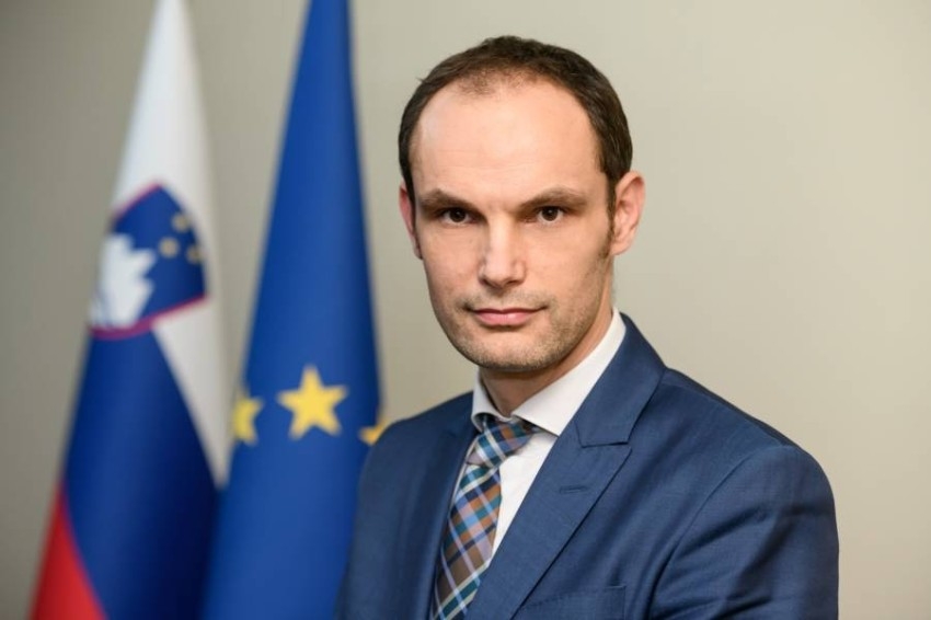 إصابة وزير خارجية سلوفينيا بـ«كوفيد-19»