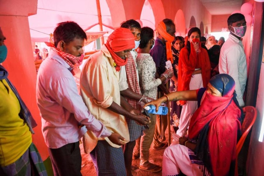 الهند تجري أول انتخابات إقليمية في ظل جائحة كورونا