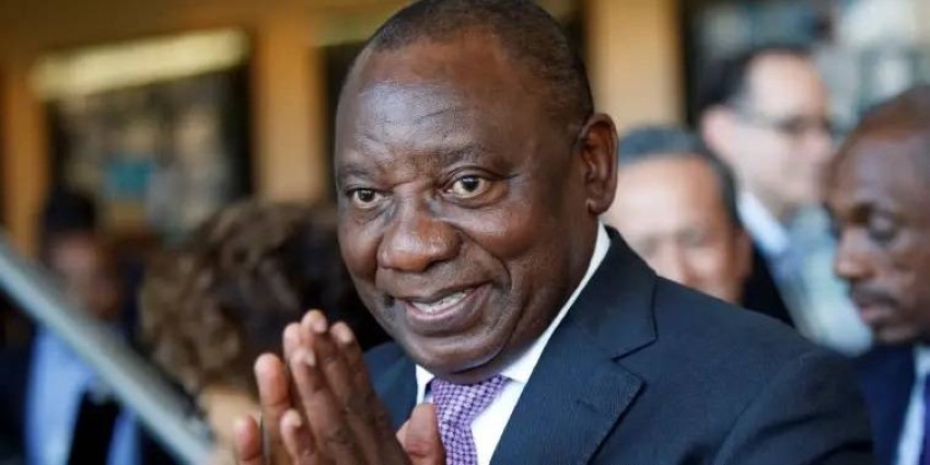 رئيس جنوب إفريقيا يخضع نفسه لعزل ذاتي بعد مخالطة مصاب بكورونا