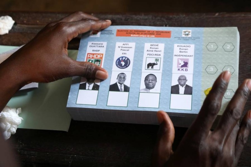 ناخبو ساحل العاج يدلون بأصواتهم في انتخابات الرئاسة وسط مقاطعة المعارضة
