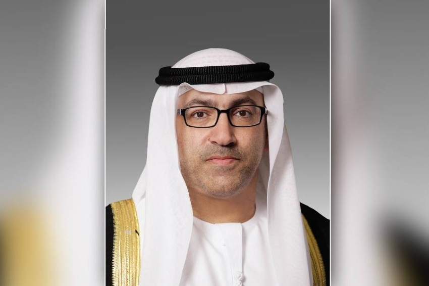 عبدالرحمن بن محمد العويس وزير الصحة ووقاية المجتمع.