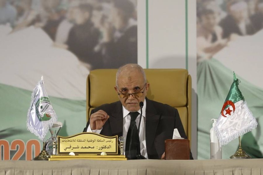 الجزائريون يقولون «نعم» للدستور الجديد.. والمعارضة تدعو لإلغاء النتائج