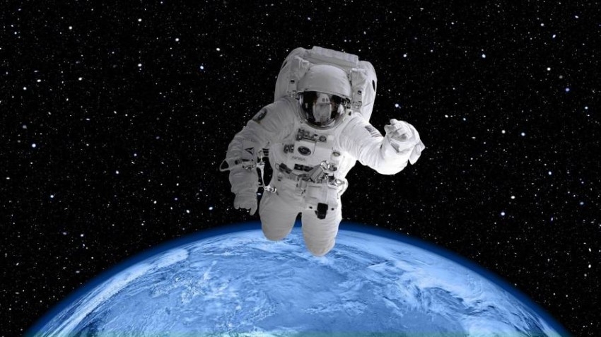 أفكار طلابية للخمسين: رحلات سياحية إلى الفضاء