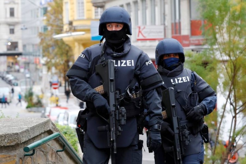 شرطة النمسا تداهم مقرات للإخوان وتصادر 25 مليون يورو