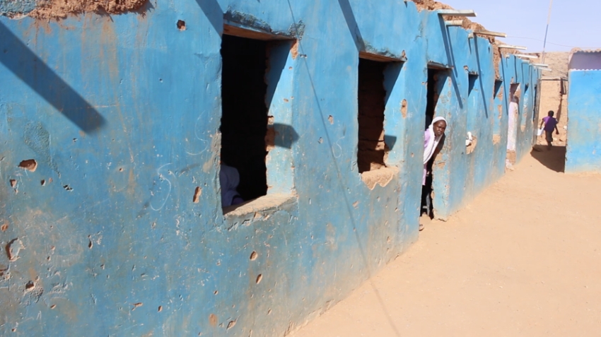 الحرب والفقر والرسوم.. مثلث يُحبط آمال تلاميذ السودان