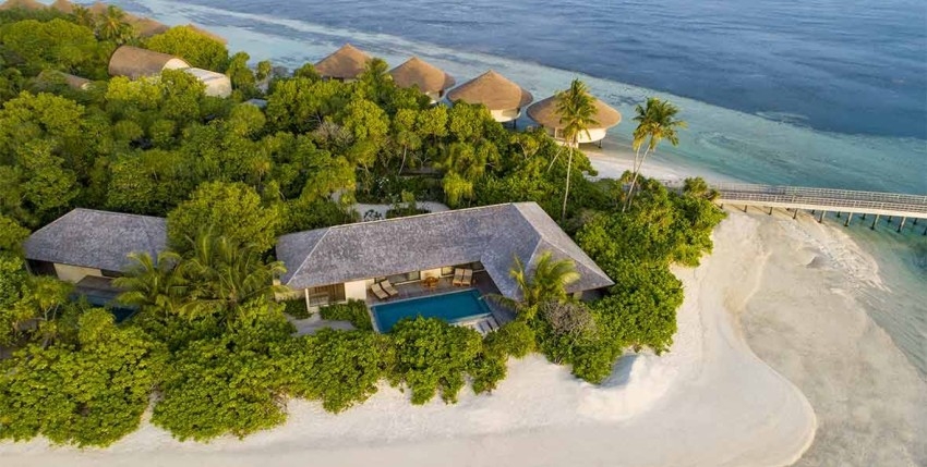 لأصحاب الذوق الفخم.. إليك أجمل 10 منتجعات سياحية في المالديف