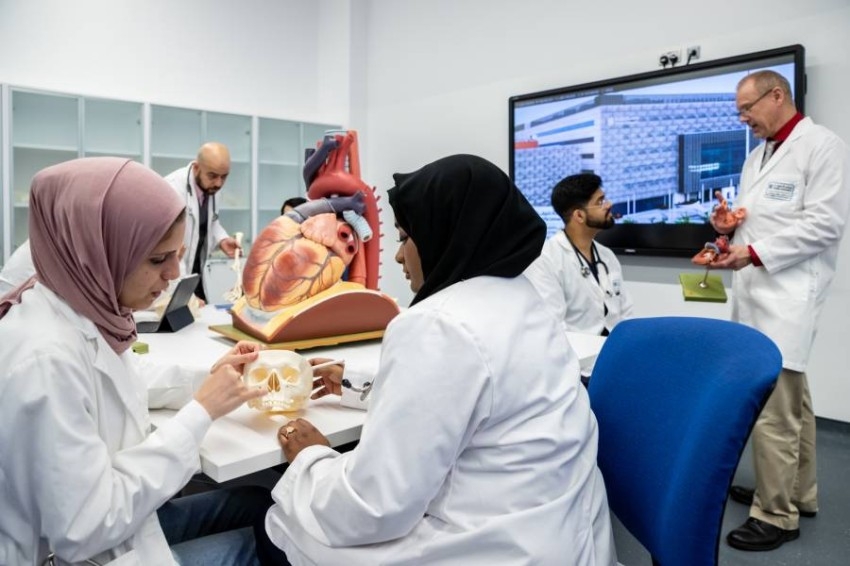 دمى وطباعة 3D تتحدى «كورونا» لتدريس الطب في جامعة خليفة