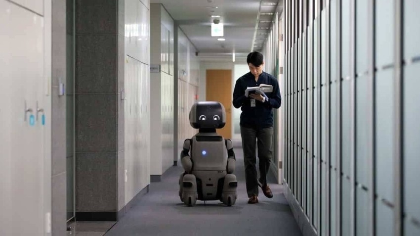 روبوتات المستقبل.. زملاء العمل