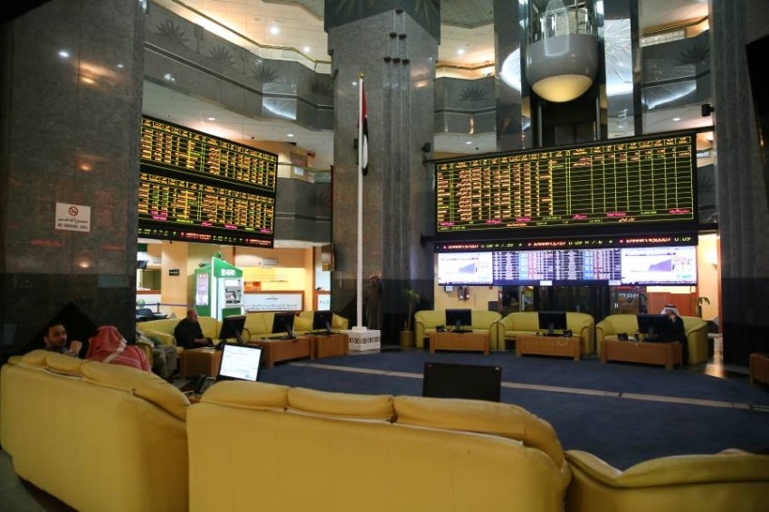 الأسهم الإماراتية تتراجع وسط عمليات جني أرباح في جلسة نهاية الأسبوع