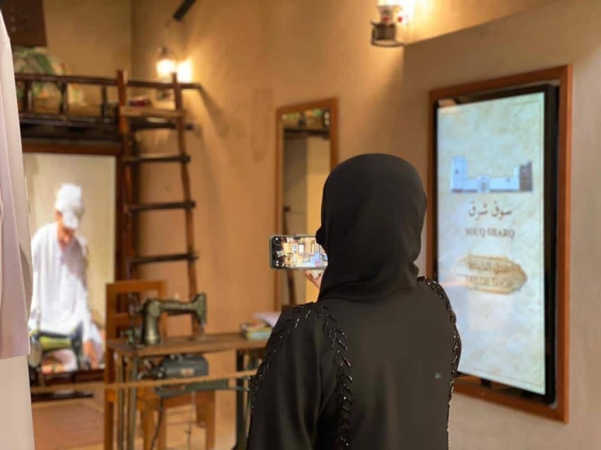 «الشارقة للتراث» يعرّف الطلبة على متحف الحرف التقليدية افتراضياً