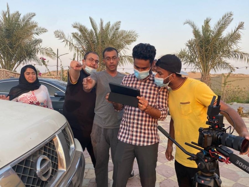 خالد علي: ممثلون إماراتيون تنافسوا للتطوع في «عائلة عن بعد»