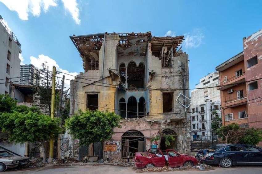 معرض «إلى بيروت».. عدسة مصور ترصد انفجار المرفأ