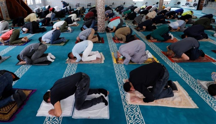 فتح المساجد لأداء صلاة الجمعة في الدولة اعتباراً من 4 ديسمبر