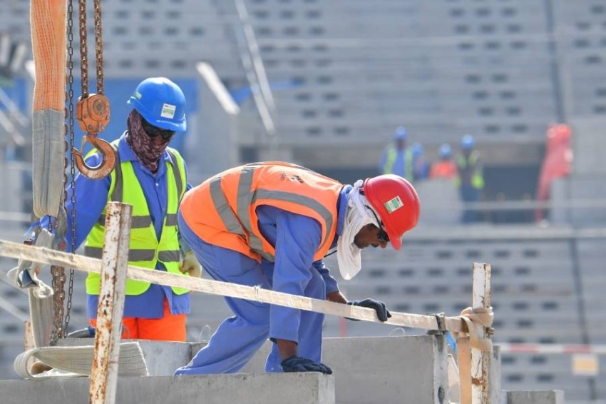 منظمة حقوقية: شركات قطر تسرق أجور العمال البسطاء