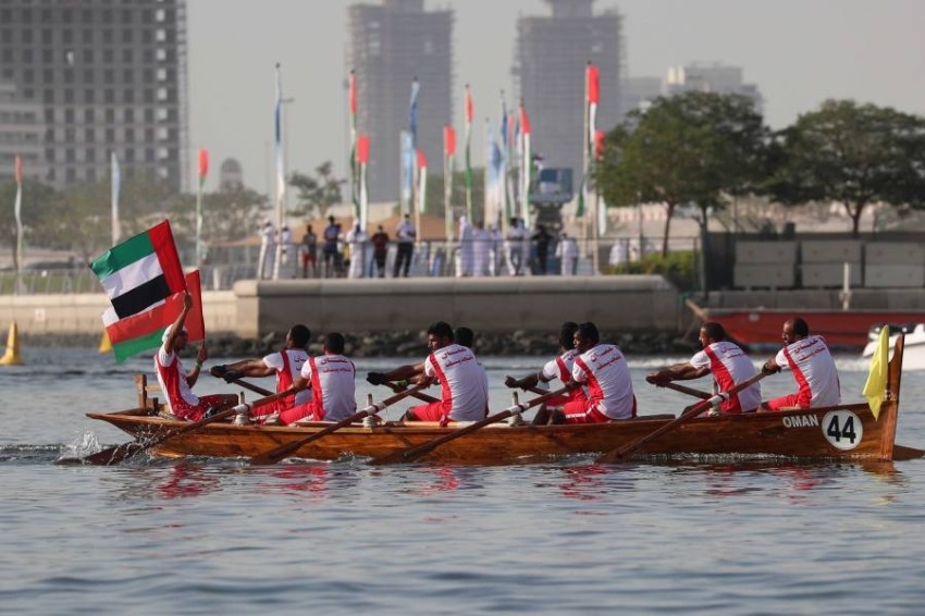 تألق قوارب البحرين وعمان في افتتاح موسم التجديف