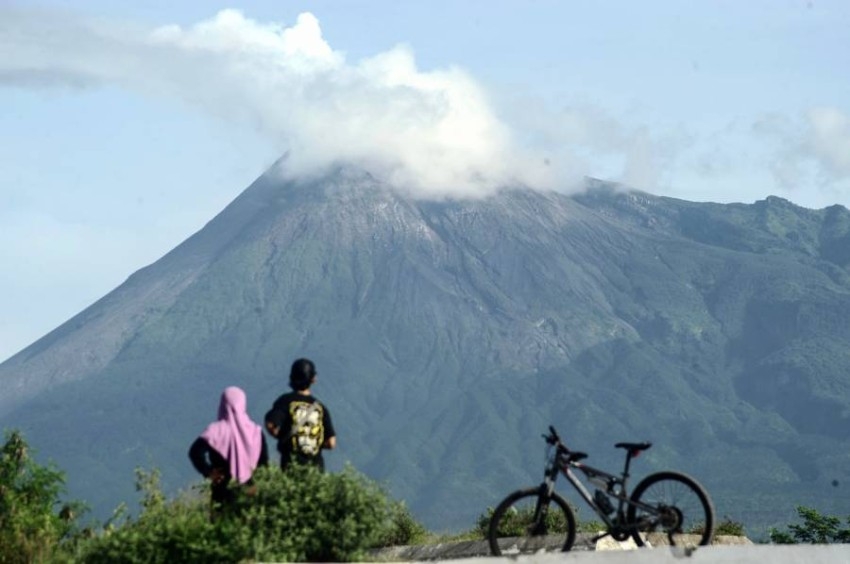 بركان في شرق إندونيسيا يثور للمرة الثانية خلال 3 أيام