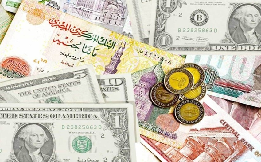 استقرار الأوضاع المصرية يعزز الجنيه من الحفاظ على مستواه مقابل العملات