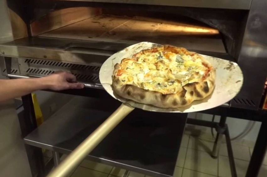 بيتزا فرنسية تدخل غينيس بـ254 نوعاً من الجبن