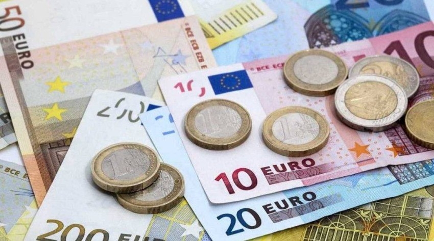 سعر اليورو مقابل أسعار صرف العملات .. الهدوء يسيطر على السوق