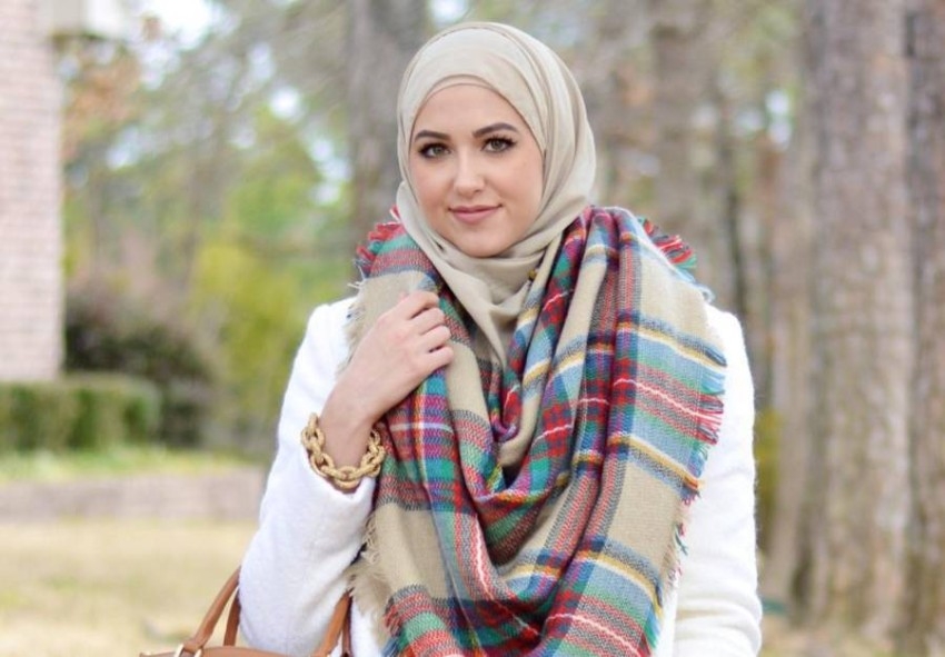 تنسيق الحجاب مع السكارف الشتوي بأفكار عصرية
