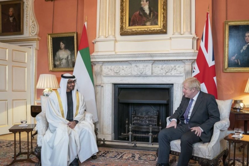 محمد بن زايد يبحث العلاقات الثنائية وقضايا المنطقة مع رئيس الوزراء البريطاني