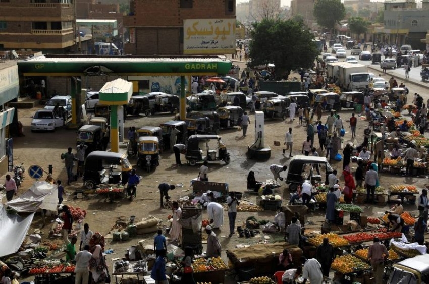 بعد الخروج من لائحة الإرهاب.. السودان يبدأ مسيرة الألف ميل لاستعادة الثقة وإنعاش الاقتصاد