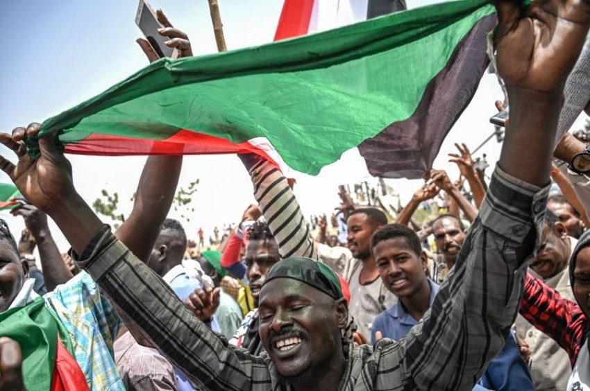في الذكرى الثانية للثورة السودانية.. موكب واحد و«أجندات» مختلفة